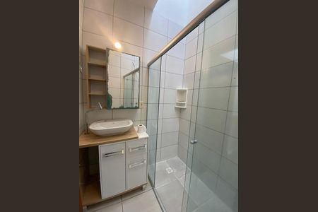 Banheiro de apartamento para alugar com 2 quartos, 70m² em Hípica, Porto Alegre