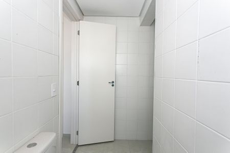 Banheiro de kitnet/studio para alugar com 1 quarto, 30m² em Cidade Mãe do Céu, São Paulo