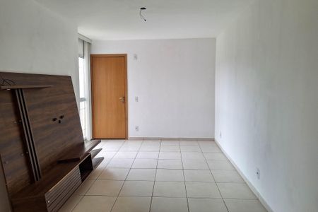 Sala de apartamento para alugar com 2 quartos, 48m² em Maria Paula, São Gonçalo