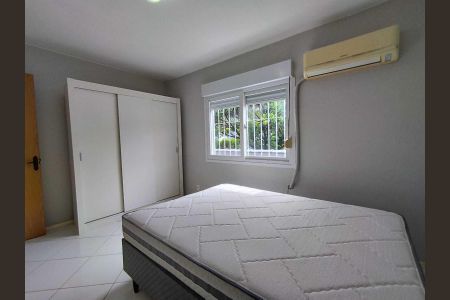 Quarto 2 de apartamento para alugar com 2 quartos, 55m² em Vila Nova, Novo Hamburgo