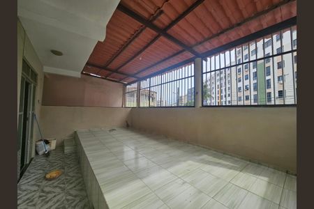varanda de casa para alugar com 3 quartos, 100m² em Vale das Pedrinhas, Salvador
