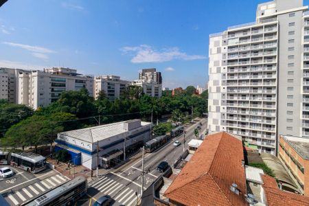 Sala - Vista de apartamento para alugar com 2 quartos, 67m² em Santo Amaro, São Paulo