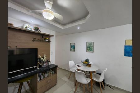 Sala de apartamento à venda com 2 quartos, 49m² em Gardênia Azul, Rio de Janeiro