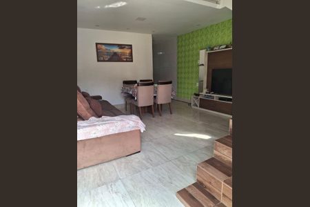 Sala de casa à venda com 3 quartos, 115m² em Cordovil, Rio de Janeiro