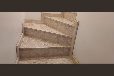 Escada de casa à venda com 3 quartos, 80m² em Parque Imperador, Campinas