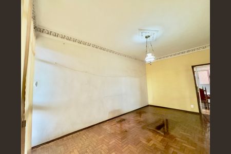 Casa à venda com 3 quartos, 150m² em Paraíso, Belo Horizonte