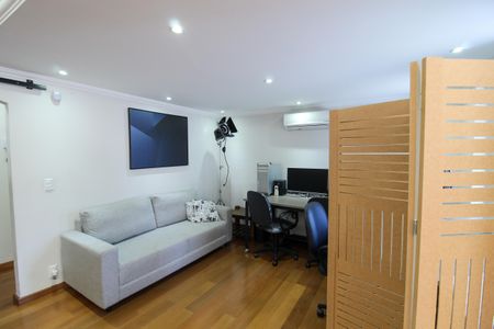 Sala de casa à venda com 3 quartos, 205m² em Jardim Jussara, São Paulo