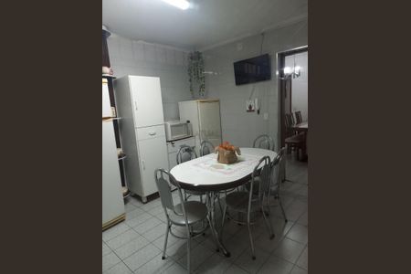 Casa à venda com 4 quartos, 200m² em Conjunto Residencial Ingai, São Paulo