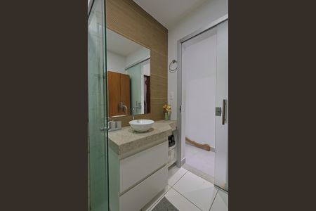 Banheiro de kitnet/studio à venda com 1 quarto, 30m² em Santo Agostinho, Belo Horizonte