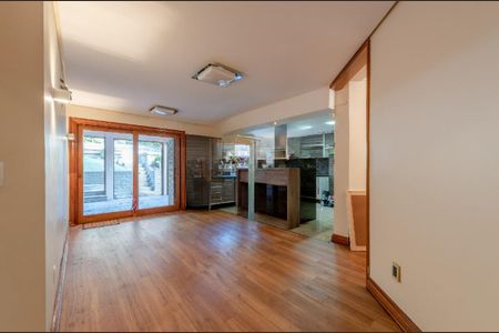 Sala de casa para alugar com 3 quartos, 500m² em São João, Porto Alegre