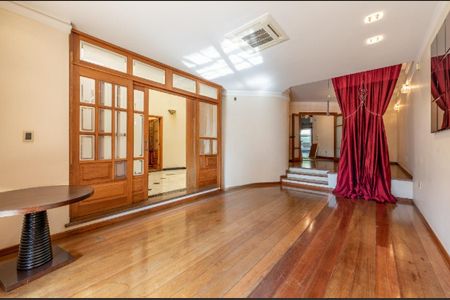 Sala de casa para alugar com 3 quartos, 500m² em São João, Porto Alegre