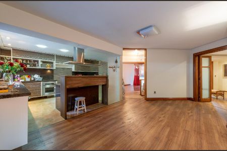 Sala de casa para alugar com 3 quartos, 500m² em São João, Porto Alegre