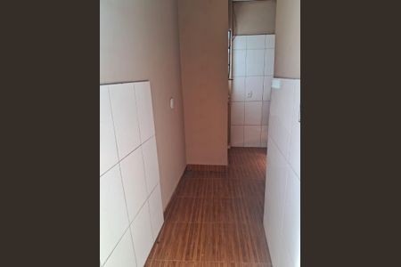 Banheiro de kitnet/studio para alugar com 1 quarto, 49m² em Passo das Pedras, Porto Alegre