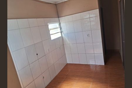 Banheiro de kitnet/studio para alugar com 1 quarto, 49m² em Passo das Pedras, Porto Alegre