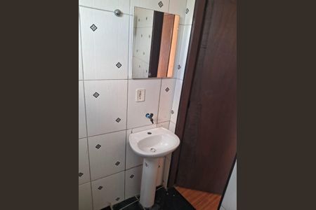 Banheiro de kitnet/studio para alugar com 1 quarto, 49m² em Passo das Pedras, Porto Alegre