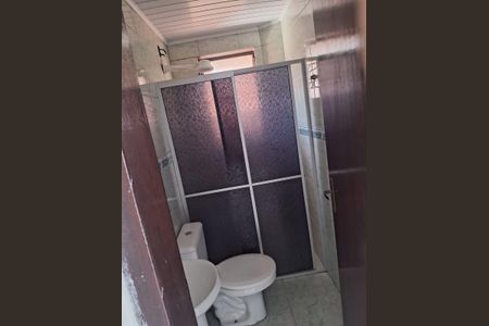 Banheiro de kitnet/studio para alugar com 1 quarto, 39m² em Passo das Pedras, Porto Alegre