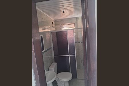 Banheiro de kitnet/studio para alugar com 1 quarto, 39m² em Passo das Pedras, Porto Alegre