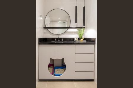 Banheiro de apartamento para alugar com 2 quartos, 55m² em Rio Branco, Porto Alegre