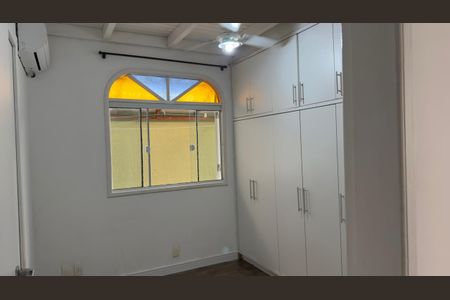 Quarto de casa para alugar com 5 quartos, 266m² em Lagoa da Conceição, Florianópolis