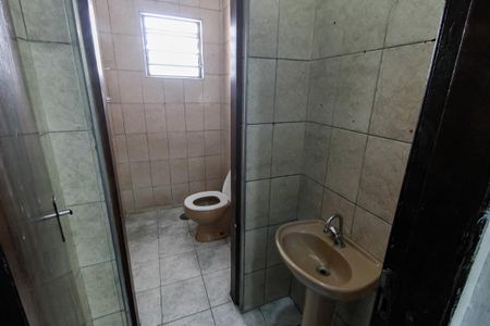 Banheiro de casa para alugar com 1 quarto, 40m² em Jardim Clementino, Taboão da Serra