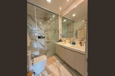 Banheiro 1 de apartamento para alugar com 2 quartos, 91m² em Caminho das Árvores, Salvador