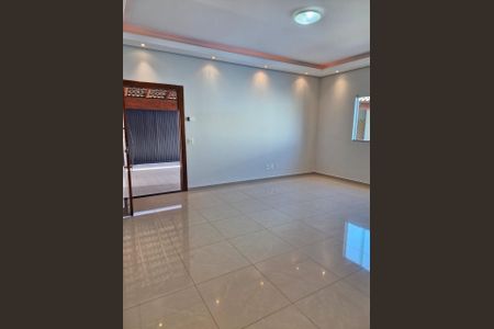 Sala de casa para alugar com 4 quartos, 200m² em Alto Umuarama, Uberlândia