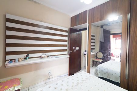 Suíte 1 de casa à venda com 3 quartos, 250m² em Vila Rosaria, São Paulo