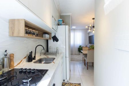 Cozinha de apartamento para alugar com 2 quartos, 40m² em Hípica, Porto Alegre