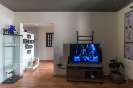 Sala de casa para alugar com 2 quartos, 80m² em Conjunto Habitacional Sao Sebastiao, Mogi das Cruzes