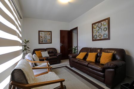 Sala de casa para alugar com 4 quartos, 220m² em Vila Vitoria, Mogi das Cruzes