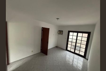 Casa de Condomínio para alugar com 2 quartos, 90m² em Sapê, Niterói