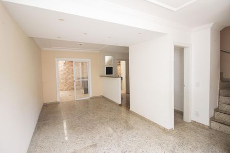 Sala de casa de condomínio para alugar com 3 quartos, 120m² em Cabral, Contagem