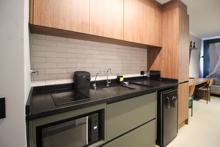 Cozinha de kitnet/studio para alugar com 1 quarto, 27m² em Moema, São Paulo