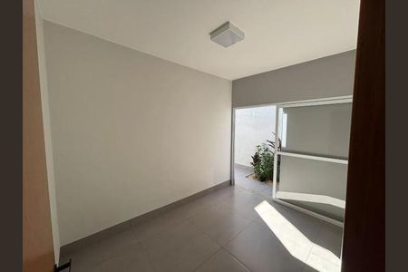 Quarto 3 de casa para alugar com 3 quartos, 100m² em São Jorge, Uberlândia