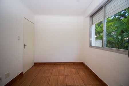 Quarto 1 de apartamento para alugar com 2 quartos, 89m² em Azenha, Porto Alegre