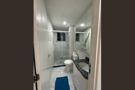 Banheiro de apartamento à venda com 1 quarto, 57m² em Jardim Calux, São Bernardo do Campo
