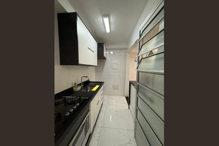 Cozinha de apartamento à venda com 1 quarto, 57m² em Jardim Calux, São Bernardo do Campo