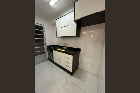 Cozinha de apartamento à venda com 1 quarto, 57m² em Jardim Calux, São Bernardo do Campo