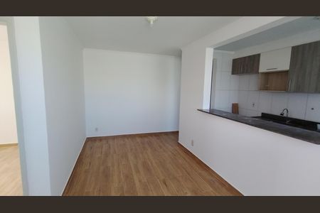Sala de apartamento para alugar com 2 quartos, 48m² em Parque Santa Rosa, Suzano