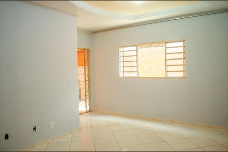 Casa para alugar com 4 quartos, 360m² em Jardim Vila Boa, Goiânia