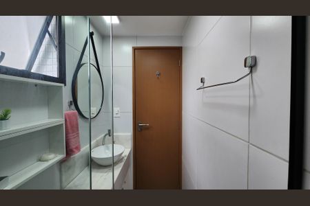 Banheiro de kitnet/studio para alugar com 1 quarto, 29m² em Barra, Salvador