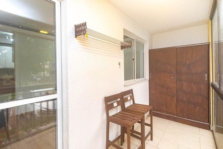 Varanda de apartamento para alugar com 2 quartos, 55m² em Humaitá, Porto Alegre