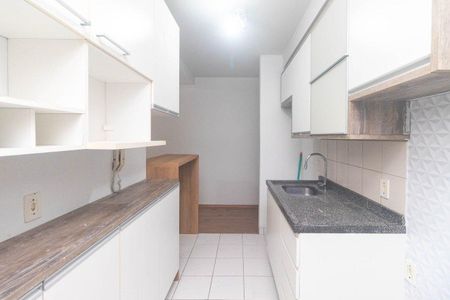 Cozinha de apartamento para alugar com 2 quartos, 55m² em Humaitá, Porto Alegre