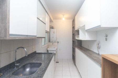 Cozinha de apartamento para alugar com 2 quartos, 55m² em Humaitá, Porto Alegre