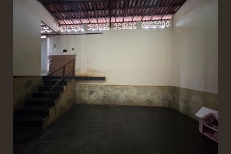 Casa para alugar com 3 quartos, 160m² em Flávio Marques Lisboa, Belo Horizonte