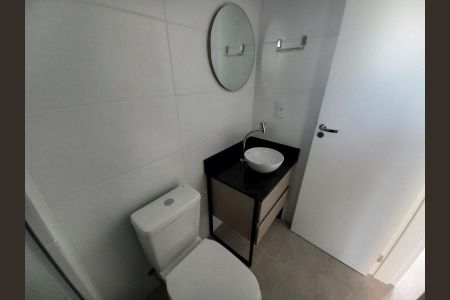 Banheiro de kitnet/studio à venda com 1 quarto, 25m² em Vila Nova, Novo Hamburgo
