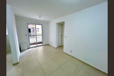 Sala de apartamento para alugar com 2 quartos, 47m² em Jardim do Triunfo, Guarulhos