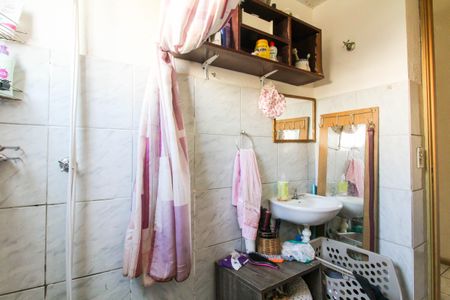 Banheiro de apartamento para alugar com 2 quartos, 39m² em Guajuviras, Canoas