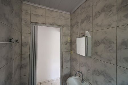 Banheiro de casa para alugar com 1 quarto, 75m² em Jardim Vila Formosa, São Paulo