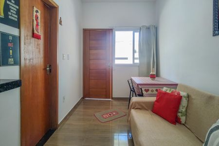 Sala de casa de condomínio para alugar com 2 quartos, 45m² em Jardim Imperador, Praia Grande